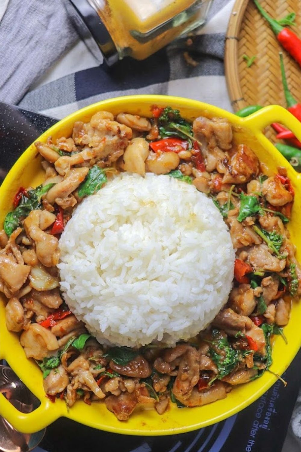 Pad Krapow Gai