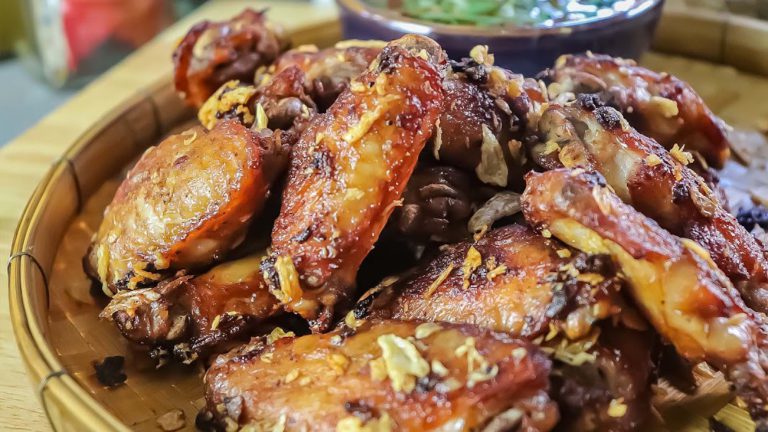 Thai style fried chicken wings