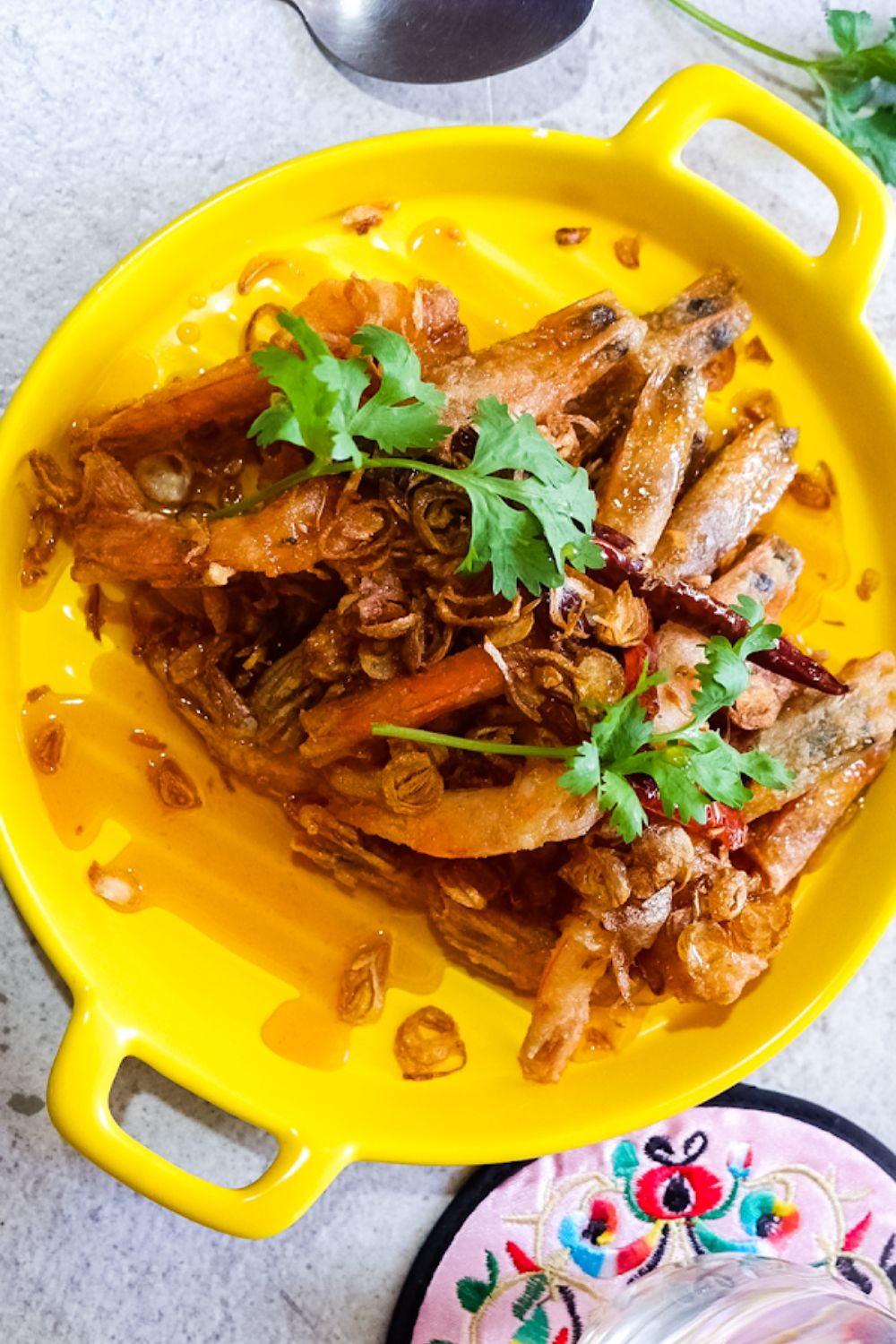 Deep fried shrimp with tamarind sauce