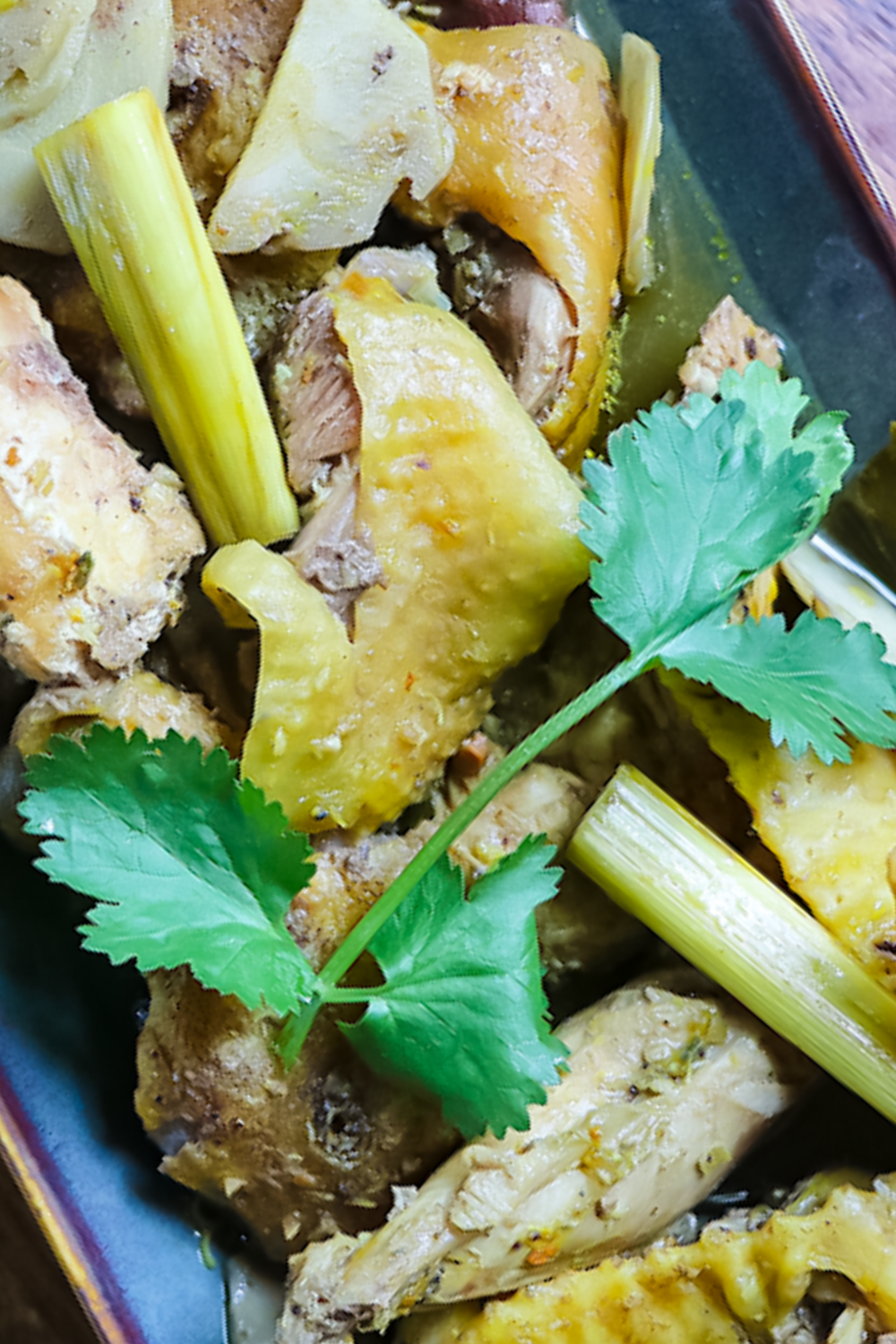 Steamed chicken with Thai herbs